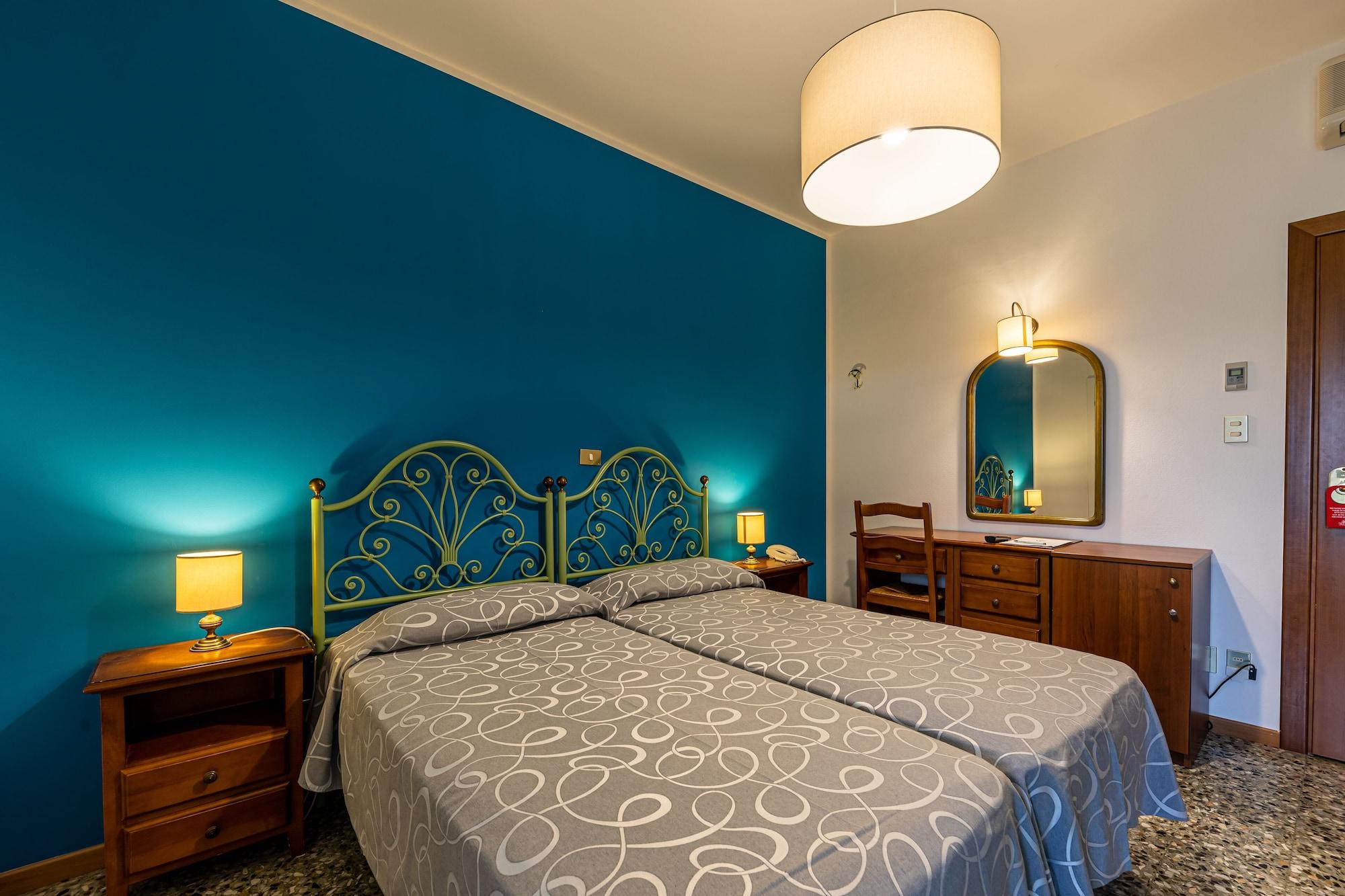 Hotel Bisesti ***S Garda  Zewnętrze zdjęcie