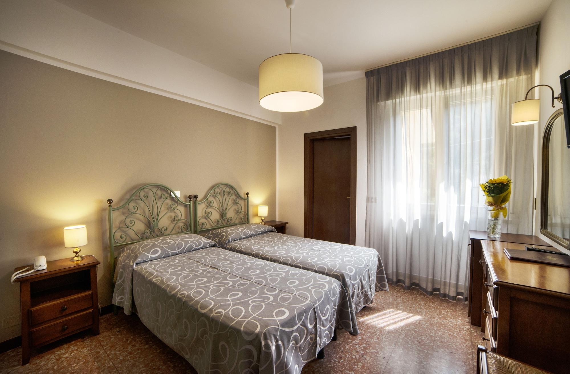 Hotel Bisesti ***S Garda  Zewnętrze zdjęcie