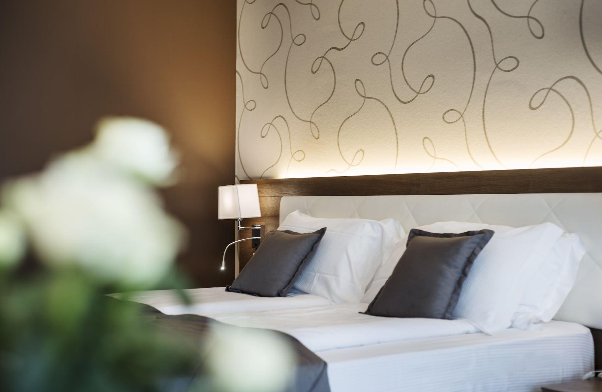 Hotel Bisesti ***S Garda  Zewnętrze zdjęcie