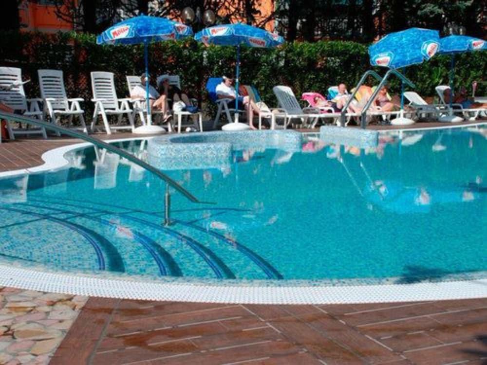 Hotel Bisesti ***S Garda  Zewnętrze zdjęcie