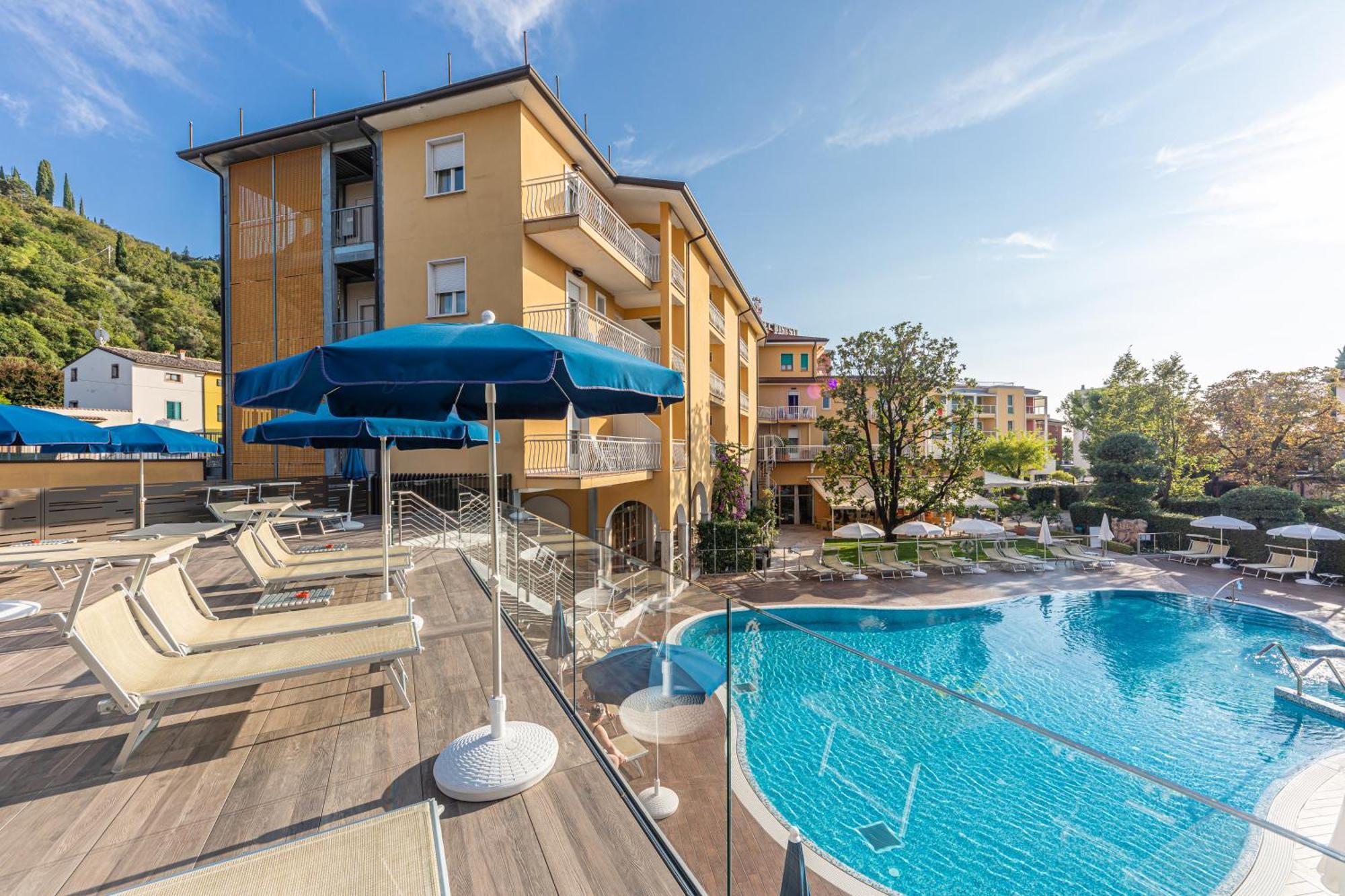 Hotel Bisesti ***S Garda  Zewnętrze zdjęcie