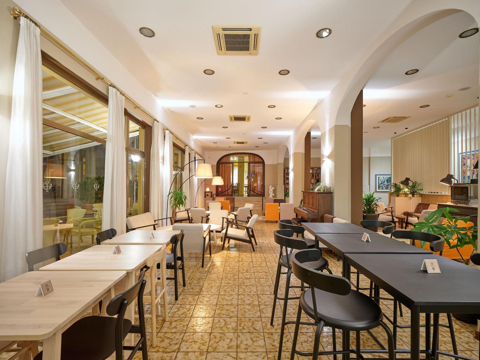 Hotel Bisesti ***S Garda  Zewnętrze zdjęcie