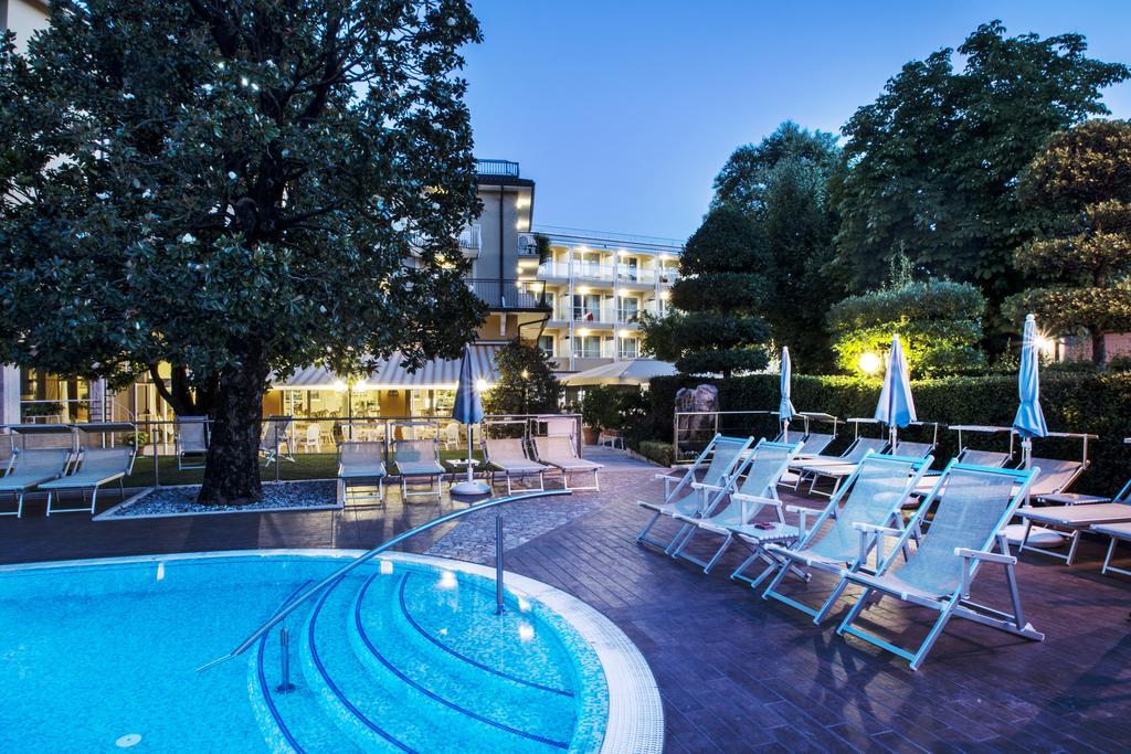 Hotel Bisesti ***S Garda  Zewnętrze zdjęcie