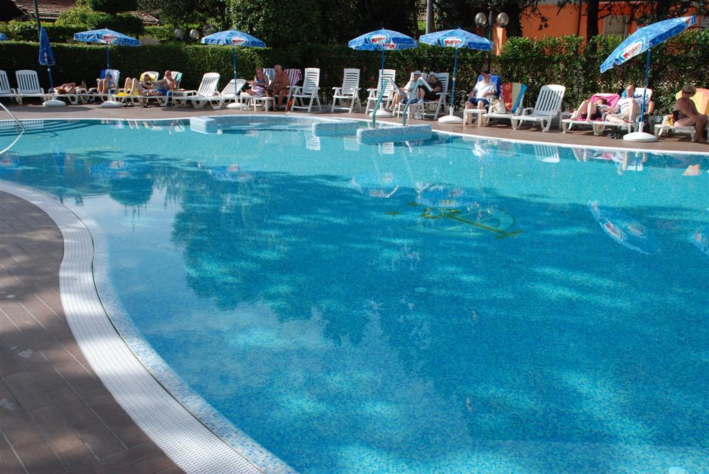 Hotel Bisesti ***S Garda  Zewnętrze zdjęcie