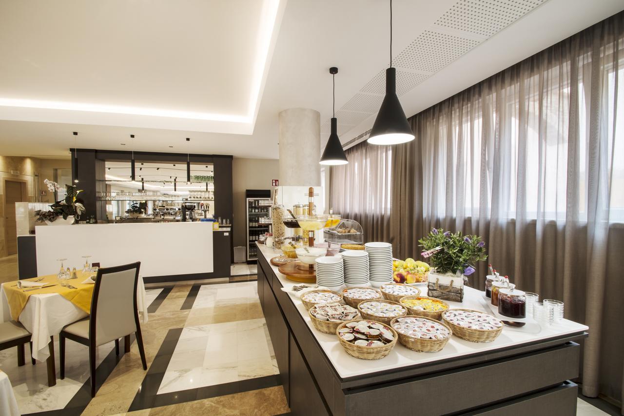 Hotel Bisesti ***S Garda  Zewnętrze zdjęcie