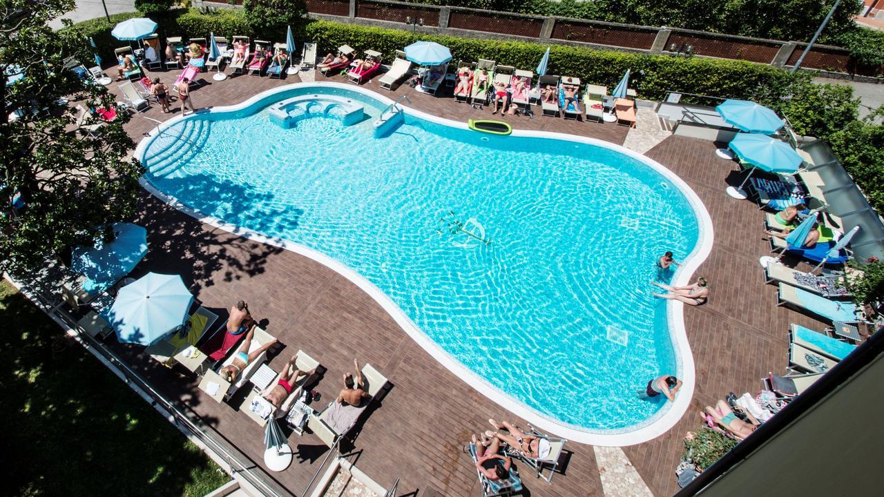 Hotel Bisesti ***S Garda  Zewnętrze zdjęcie